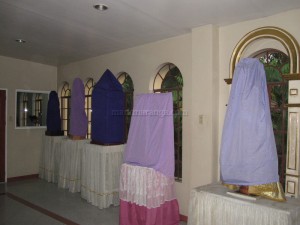 Replicas covered with cloth
