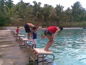 Mark vs Lisa Swimming Competition