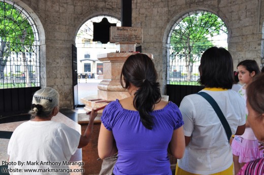 Devotees to the Sto. Nino and Magellan's Cross