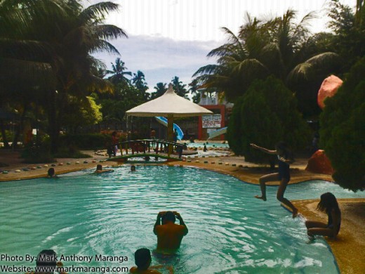 People enjoying at Tubod