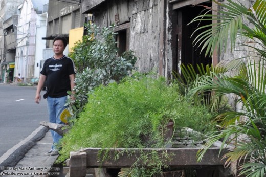 Lloyd Galenzoga waiting for more tourists