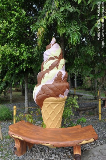 Ice Cream Statue