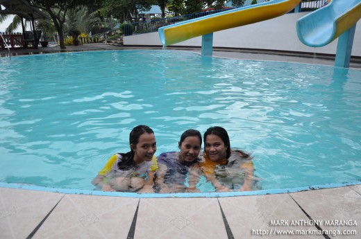 Lyxa, Gai and Lisa at Family Spring Resort