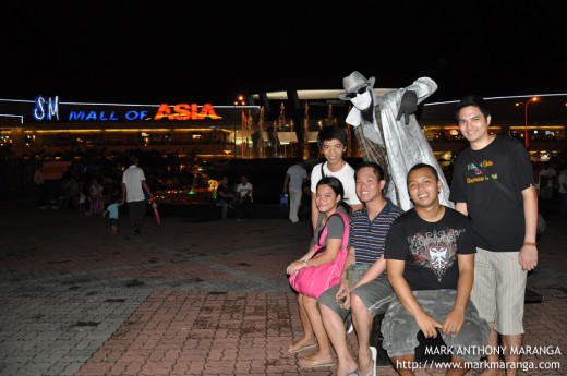 Mime Statue of Mall of Asia
