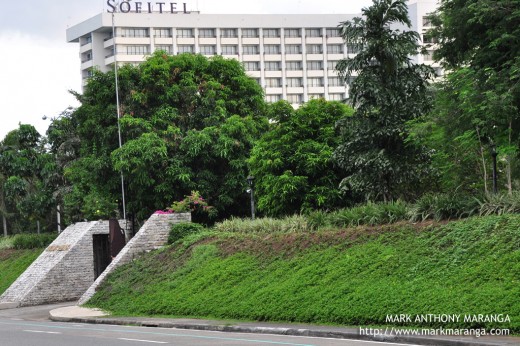 Proximity of Coconut Palace and Sofitel Hotel