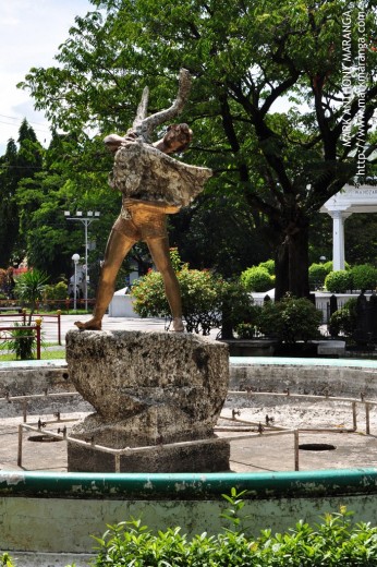 Fountain with no water