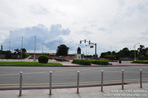 A view of Kilometer Zero and Quirino Grandstand from Rizal Monument