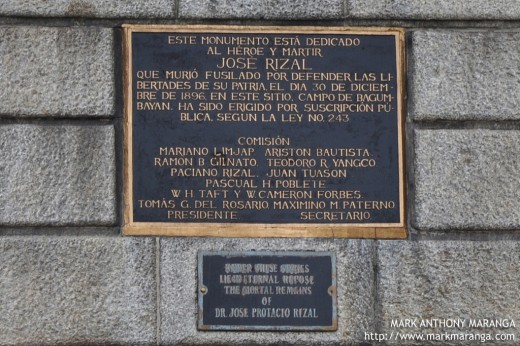 Writings below the Rizal Statue
