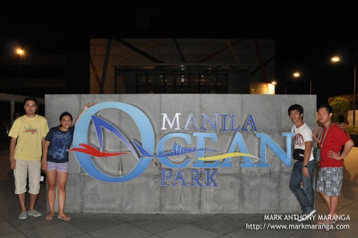 Jim, Lisa, RC & Bouying at Manila Ocean Park