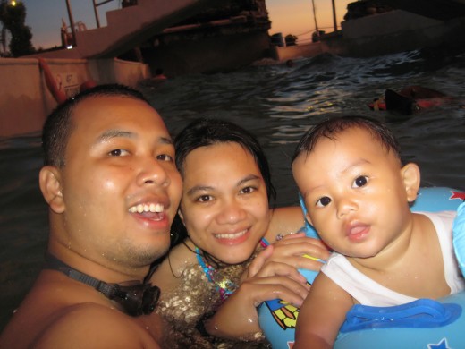 Family Swimming at Emars Wavepool