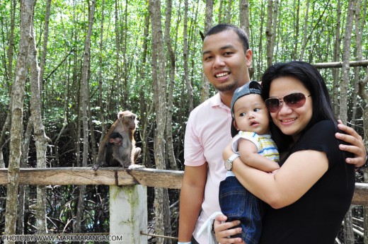 Mark, Lisa & Sam at Loon Macaques