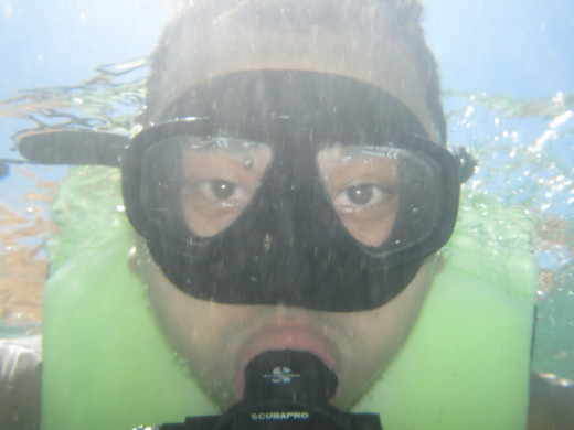 Mark underwater (Intro to Scuba Diving)