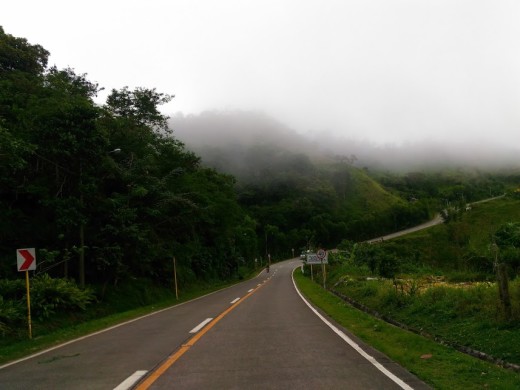 Road leading to Felixberto's Burger in Balamban