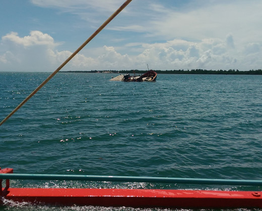 Visible Sunken Ship from the Sta Lourdes Wharf